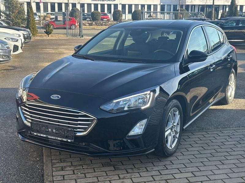 Schwarz Gebraucht 2019 Ford Focus Cool & Connect Limousine | 12.590 € (Superpreis) - Bild 1/4
