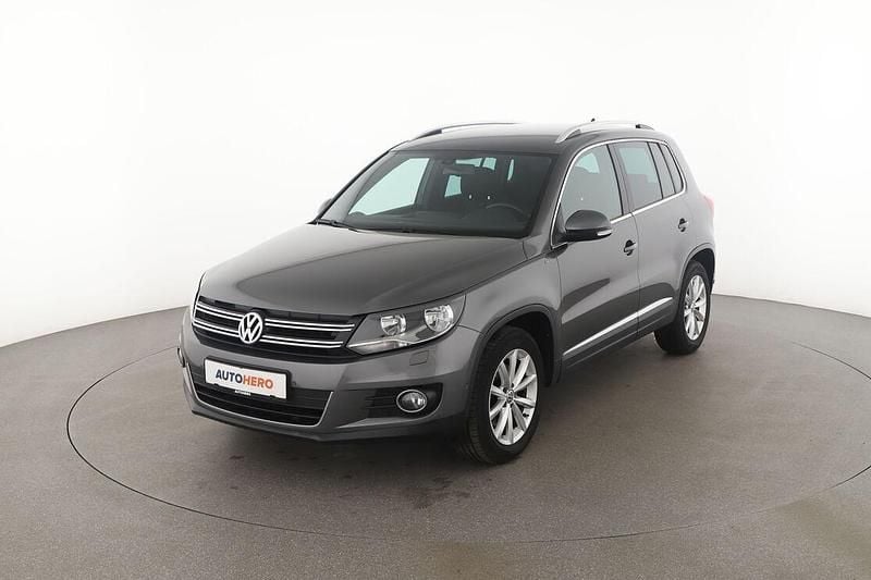 Grau Gebraucht 2015 VW Tiguan LOUNGE SUV | 12.370 € (Fairer Preis) - Bild 1/3