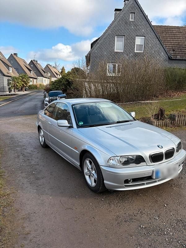Gebraucht BMW 320 150 PS (110 kW) 1999 Silber Coupé