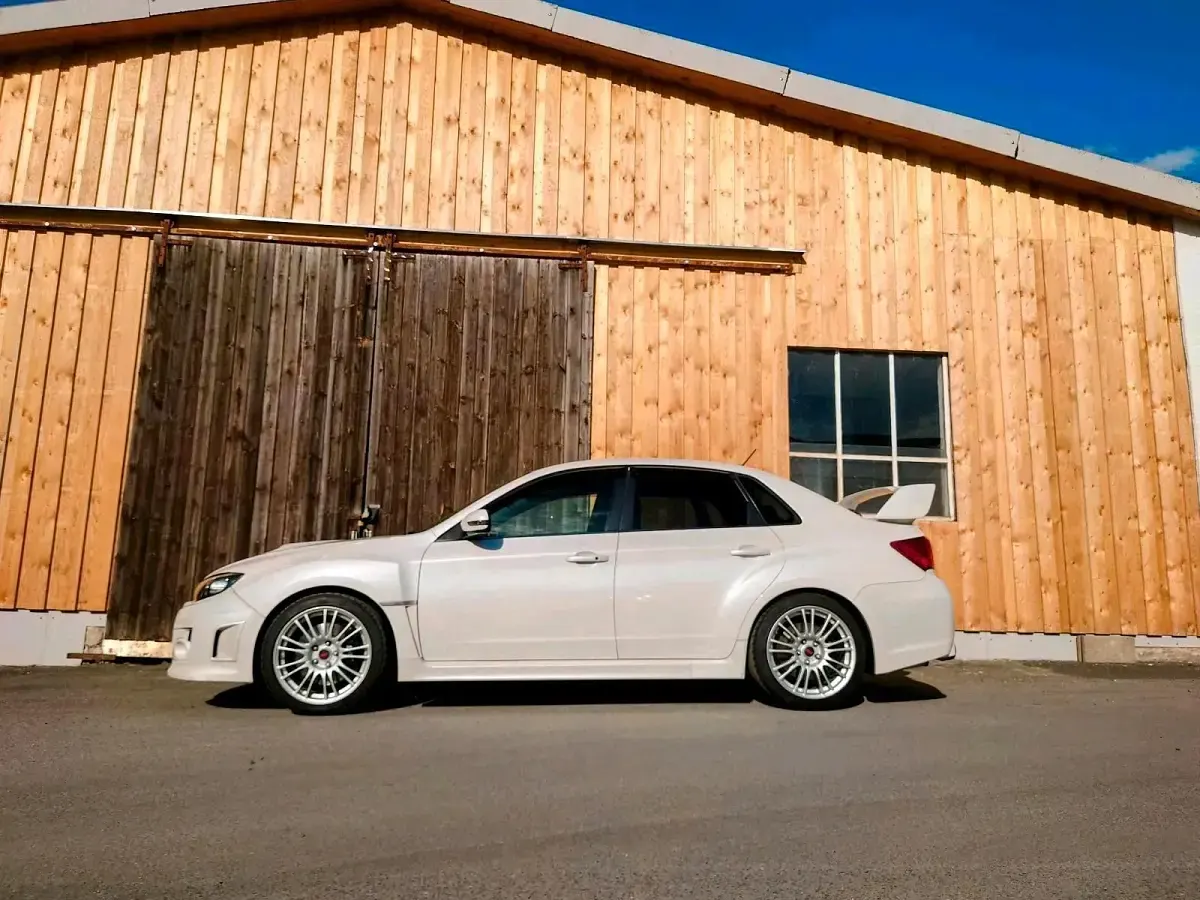 Gebraucht Subaru Impreza 300 PS (220 kW) 2011 Weiß Limousine