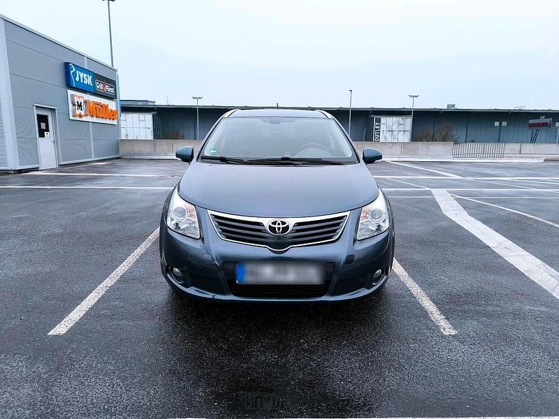 Grau Gebraucht 2009 Toyota Avensis Kombi | 1.800 € (Guter Preis) - Bild 1/4