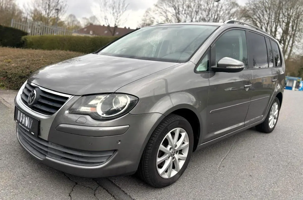 Gebraucht VW Touran Freestyle 140 PS (102 kW) 2009 Grau Van / Kleinbus