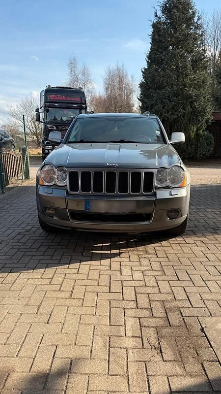 Gebraucht Jeep Grand Cherokee Overland 224 PS (164 kW) 2009 Silber SUV