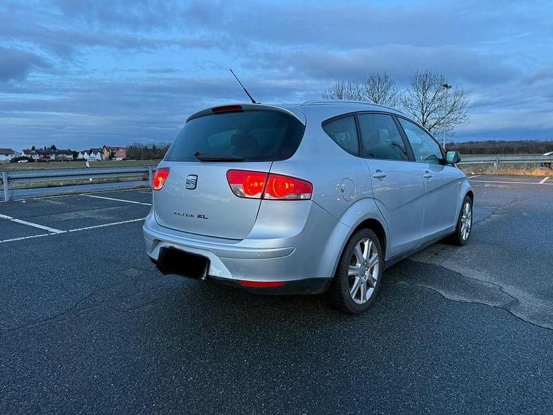 Gebraucht Seat Altea XL Comfort 140 PS (102 kW) 2009 Grau Van / Kleinbus