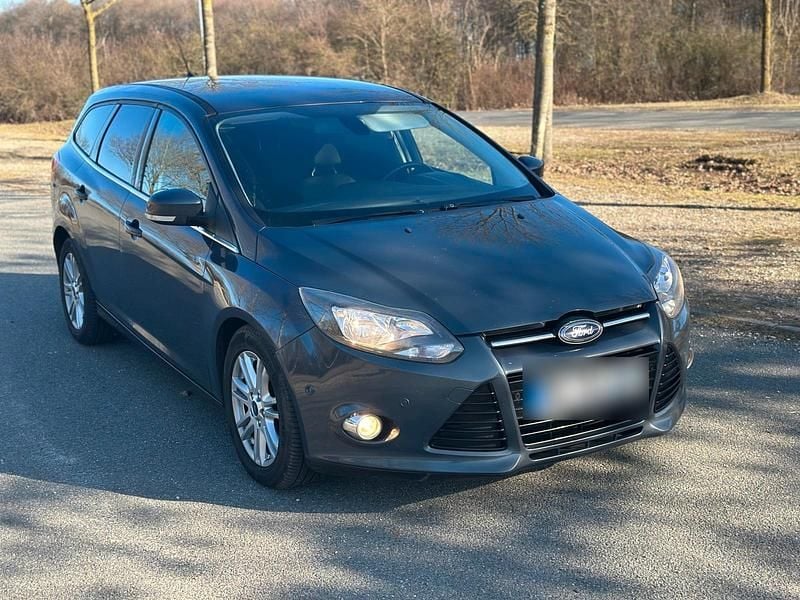 Gebraucht Ford Focus 122 PS (89 kW) 2013 Grau Kombi