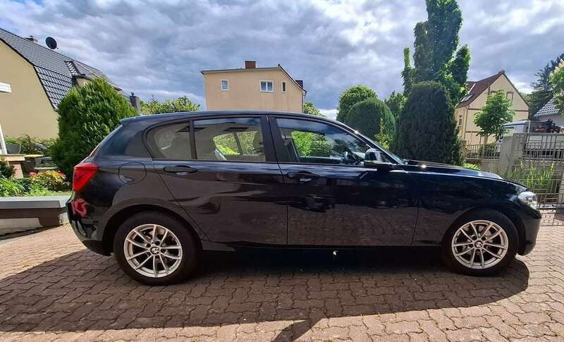 Schwarz Gebraucht 2017 BMW 116 Kleinwagen | 10.900 € (Guter Preis) - Bild 1/4