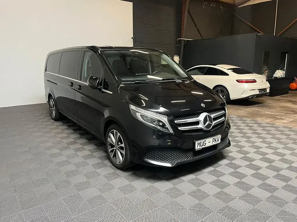 Gebraucht Mercedes V300 Avantgarde 239 PS (175 kW) 2021 Schwarz Van / Kleinbus