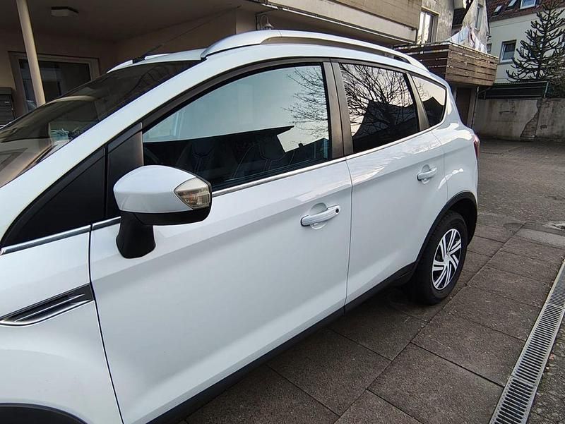 Gebraucht Ford Kuga Titanium 140 PS (102 kW) 2010 Weiß SUV