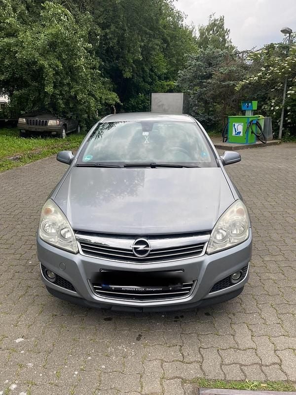 Silber Gebraucht 2008 Opel Astra Limousine | 1.750 € (Guter Preis) - Bild 1/4