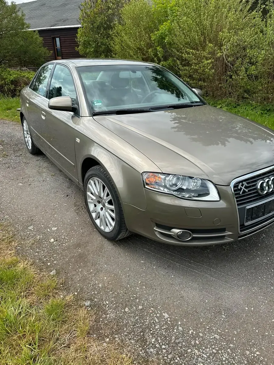 Gebraucht Audi A4 131 PS (96 kW) 2006 Gold Limousine