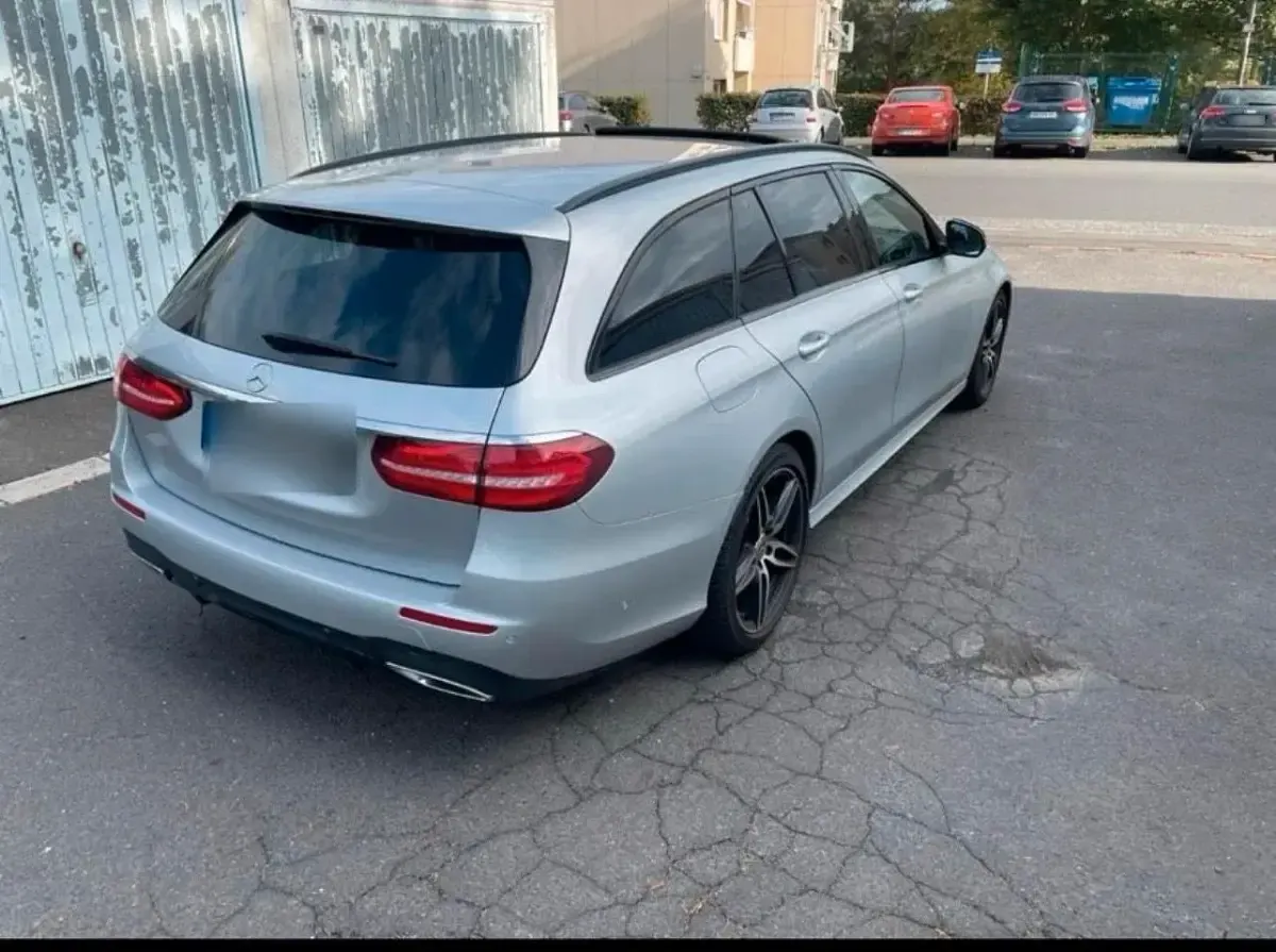 Gebraucht Mercedes E220 AMG line 190 PS (139 kW) 2017 Grau Kombi