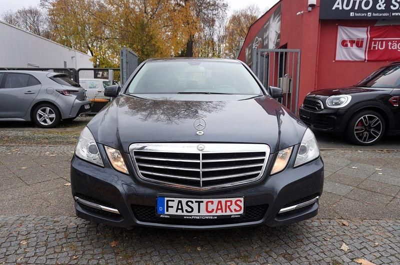 Gebraucht Mercedes E200 Avantgarde 184 PS (135 kW) 2013 Grau Limousine