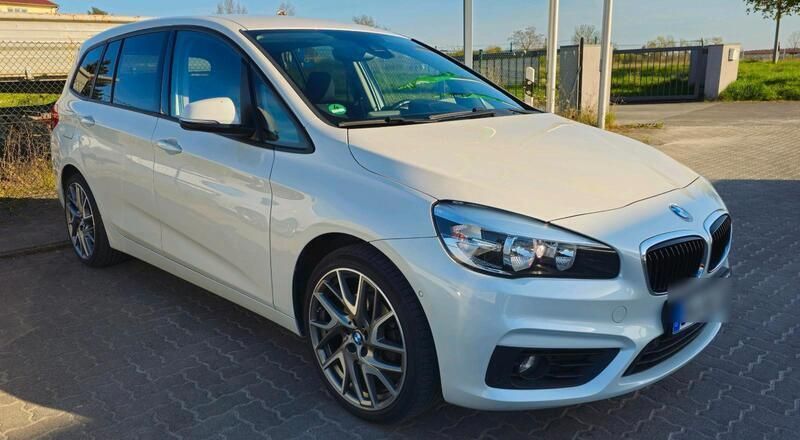 Weiß Gebraucht 2015 BMW 218 Kombi | 13.990 € (Fairer Preis) - Bild 1/4