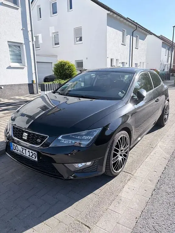 Używany Seat Leon SC FR 179 KM (131 kW) 2013 Czarny Hatchback