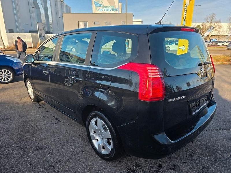 Gebraucht Peugeot 5008 Active 114 PS (83 kW) 2013 Schwarz Van / Kleinbus