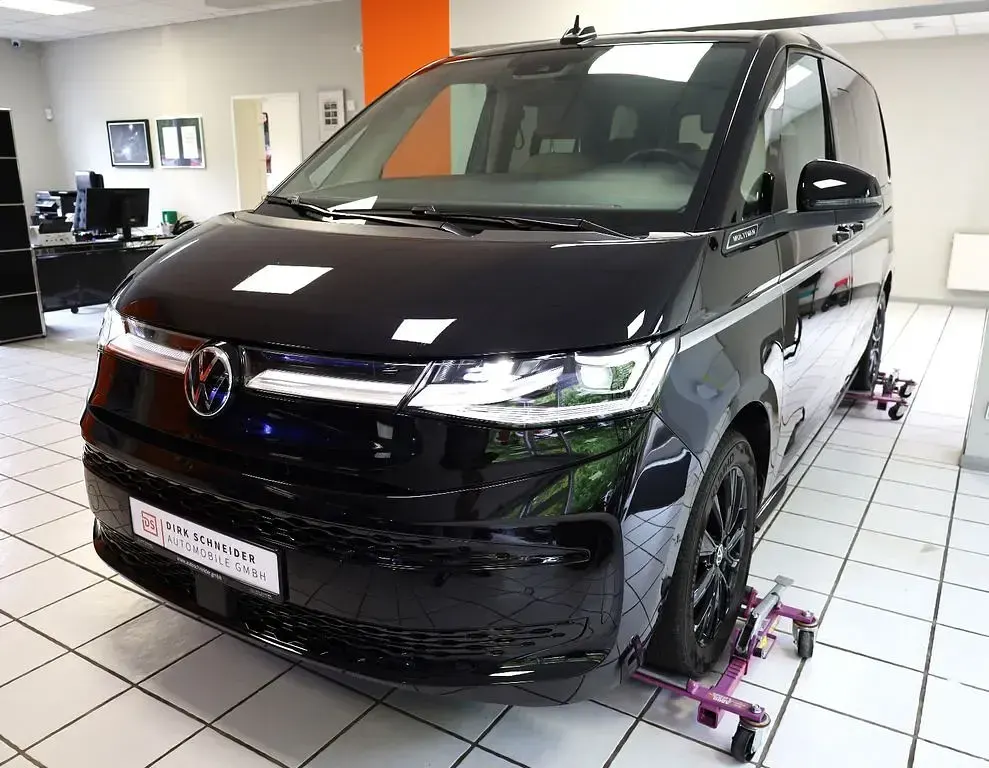 Gebraucht VW T7 Style 150 PS (110 kW) 2024 Schwarz Van