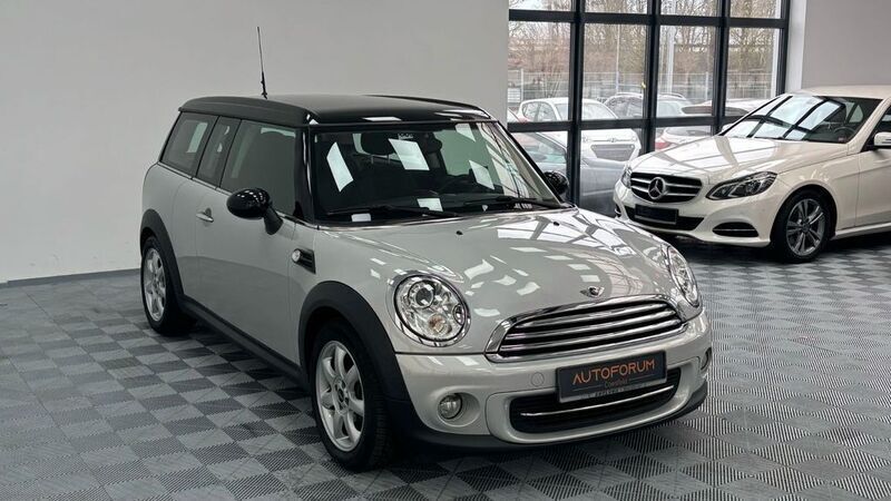 Silber Gebraucht 2012 Mini Cooper Clubman Kombi | 7.777 € - Bild 1/4