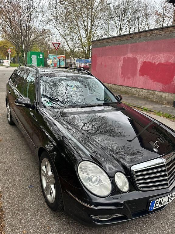 Gebraucht Mercedes E220 Avantgarde 170 PS (125 kW) 2008 Schwarz Limousine