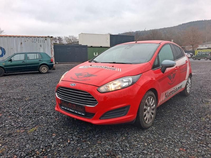 Rot Gebraucht 2014 Ford Fiesta SYNC Edition Limousine | 1.600 € (Etwas zu teuer) - Bild 1/4