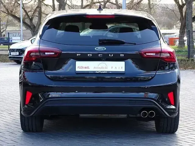 Usata Ford Focus ST-Line 120 CV (88 kW) 2022 Nero Berlina