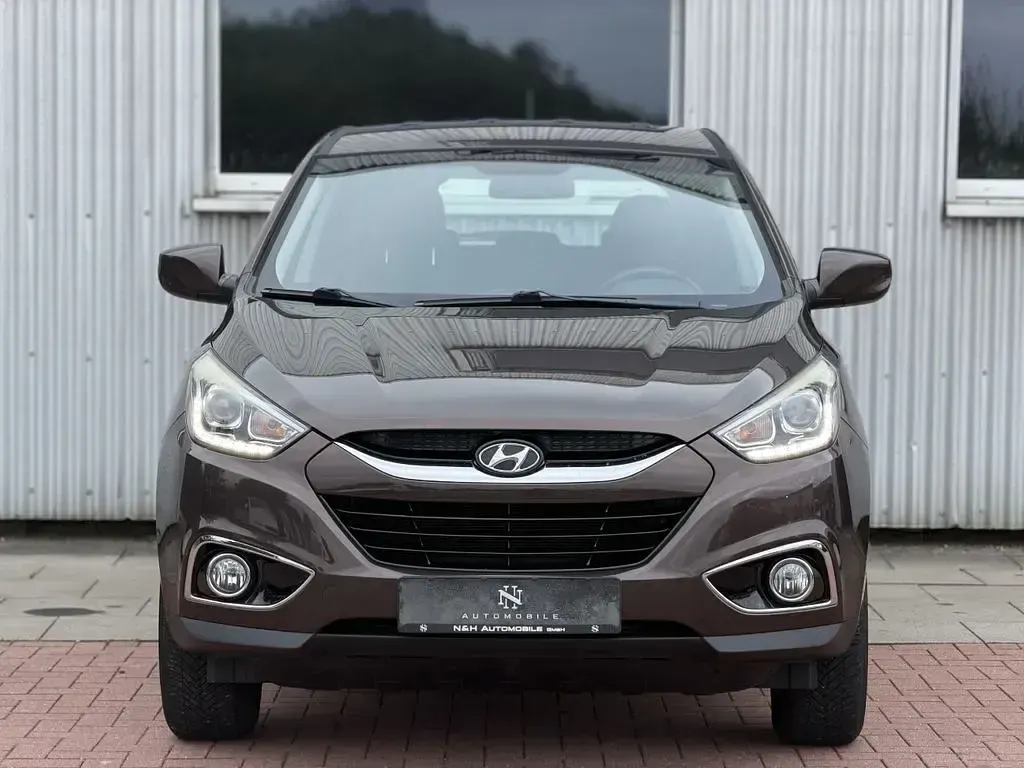 Gebraucht Hyundai ix35 Edition 135 PS (99 kW) 2015 Cool brown / mic SUV