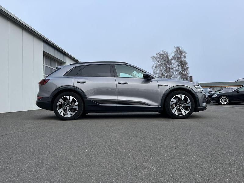 Gebraucht Audi e-tron Advanced Plus 230 kW (313 PS) 2022 Grau SUV