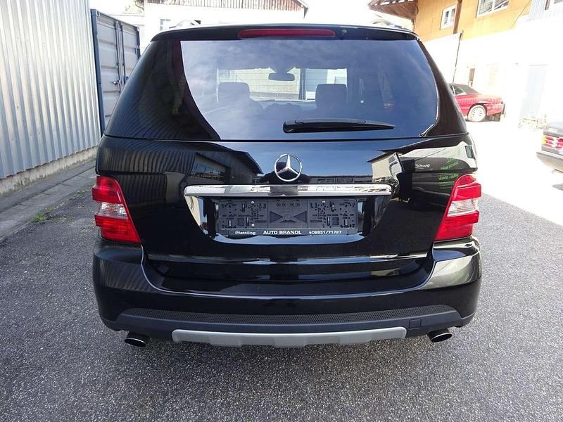 Gebraucht Mercedes ML320 224 PS (164 kW) 2006 Schwarz  unilack SUV