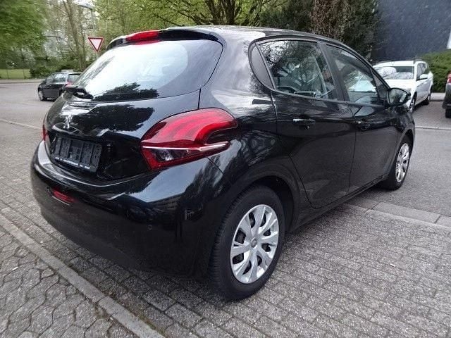 Gebraucht Peugeot 208 Active 82 PS (60 kW) 2017 Schwarz Kleinwagen
