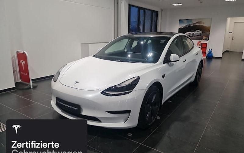 Gebraucht Tesla Model 3 Standard Range 205 kW (279 PS) 2021 Weiß Limousine
