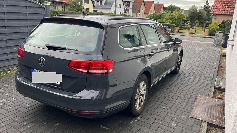 Gebraucht VW Passat Comfortline 150 PS (110 kW) 2019 Grau Kombi