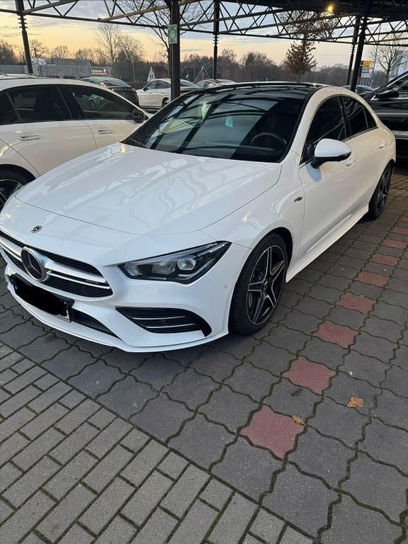 Weiß Gebraucht 2021 Mercedes CLA35 AMG AMG Limousine | 38.300 € (Fairer Preis) - Bild 1/4