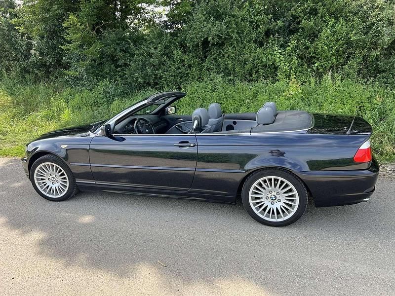 Gebraucht BMW 320 Cabriolet Exclusive 170 PS (125 kW) 2005 Schwarz Cabrio