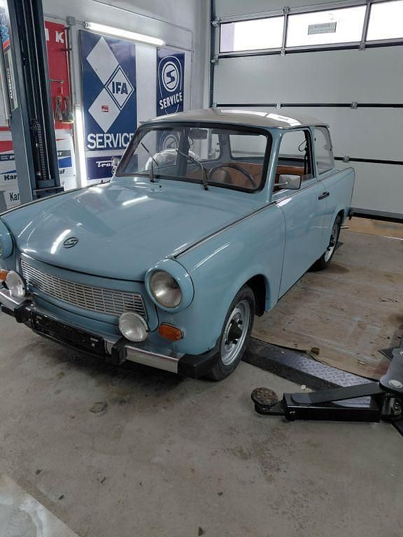 Blau Gebraucht 1990 Trabant 601 Limousine | 4.255 € - Bild 1/4
