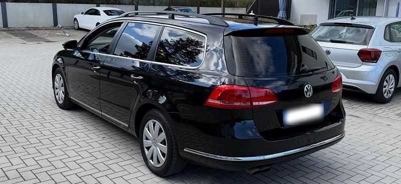 Gebraucht VW Passat 140 PS (102 kW) 2012 Schwarz Kombi