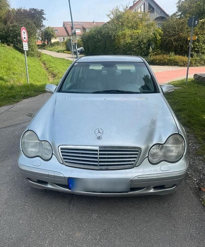 Silber Gebraucht 2001 Mercedes C270 Limousine | 2.999 € (Fairer Preis) - Bild 1/4
