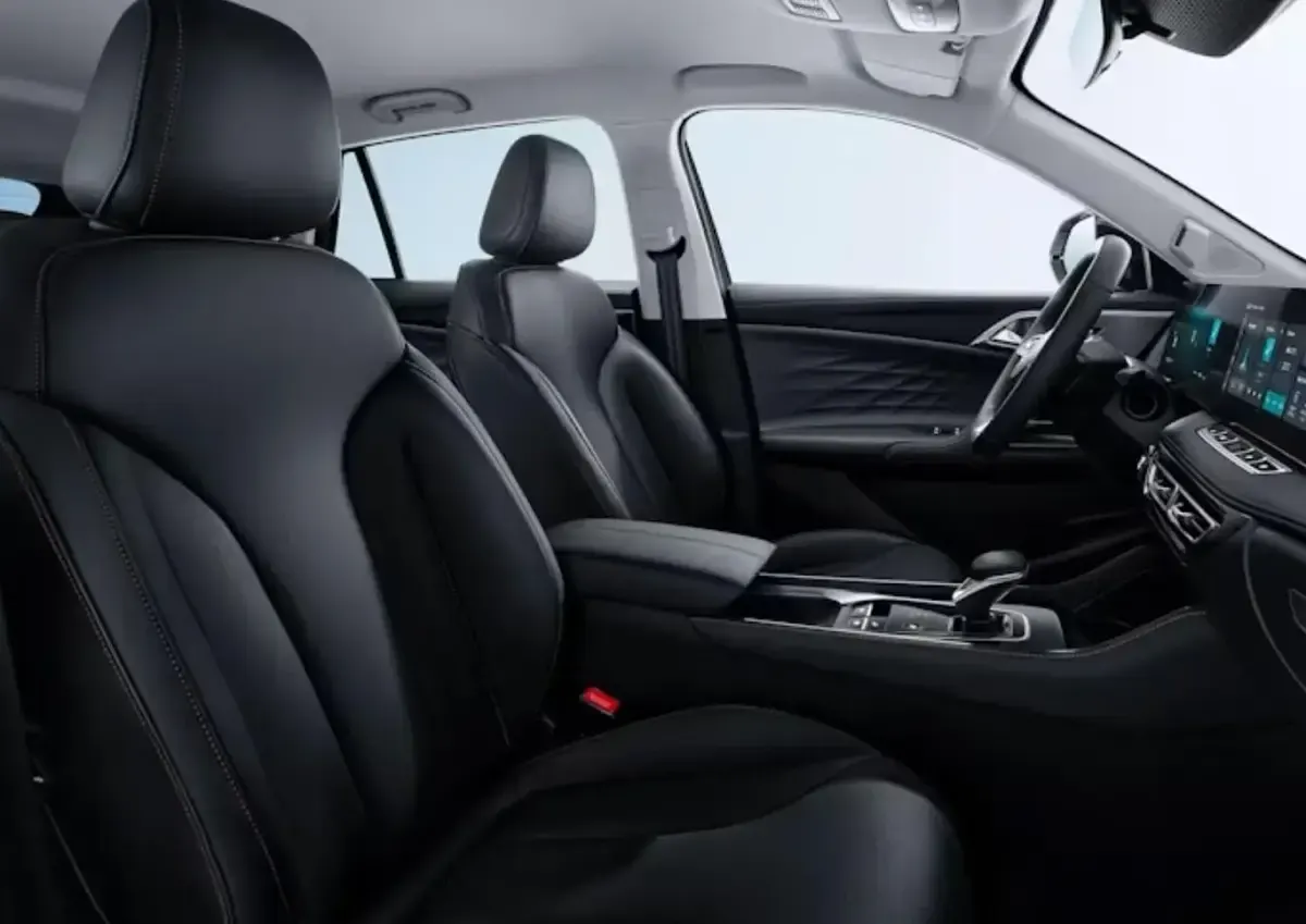 Neu MG HS Luxury 224 PS (164 kW) 2026 Diamond red metallic SUV