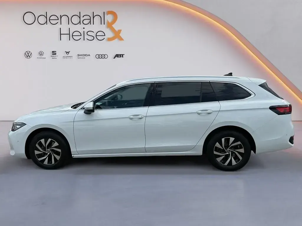 Gebraucht VW Passat Business 150 PS (110 kW) 2025 Weiß Kombi