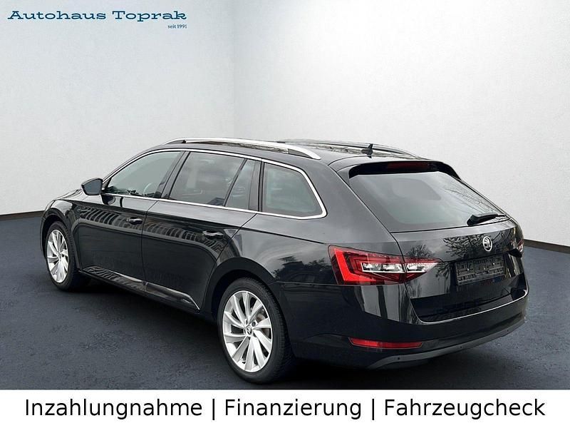 Gebraucht Skoda Superb Style 190 PS (139 kW) 2016 Schwarz Kombi