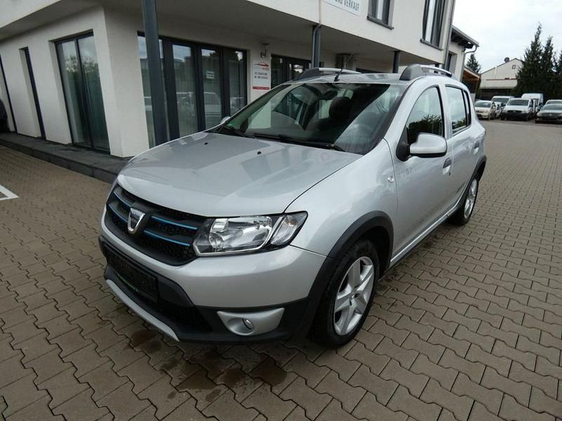 Silber Gebraucht 2015 Dacia Sandero Prestige Kleinwagen | 4.490 € (Guter Preis) - Bild 1/4