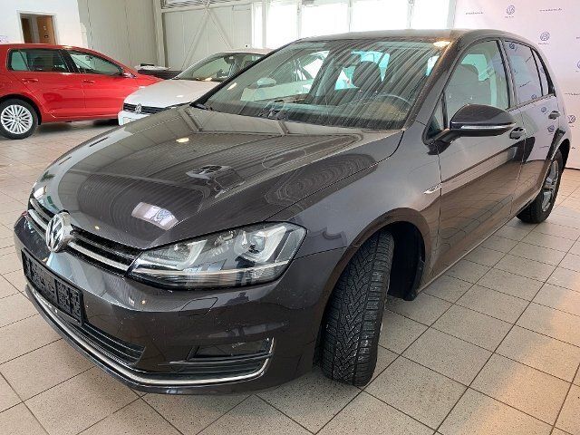 Gebraucht VW Golf VII LOUNGE 125 PS (91 kW) 2015 Grau metallic Limousine