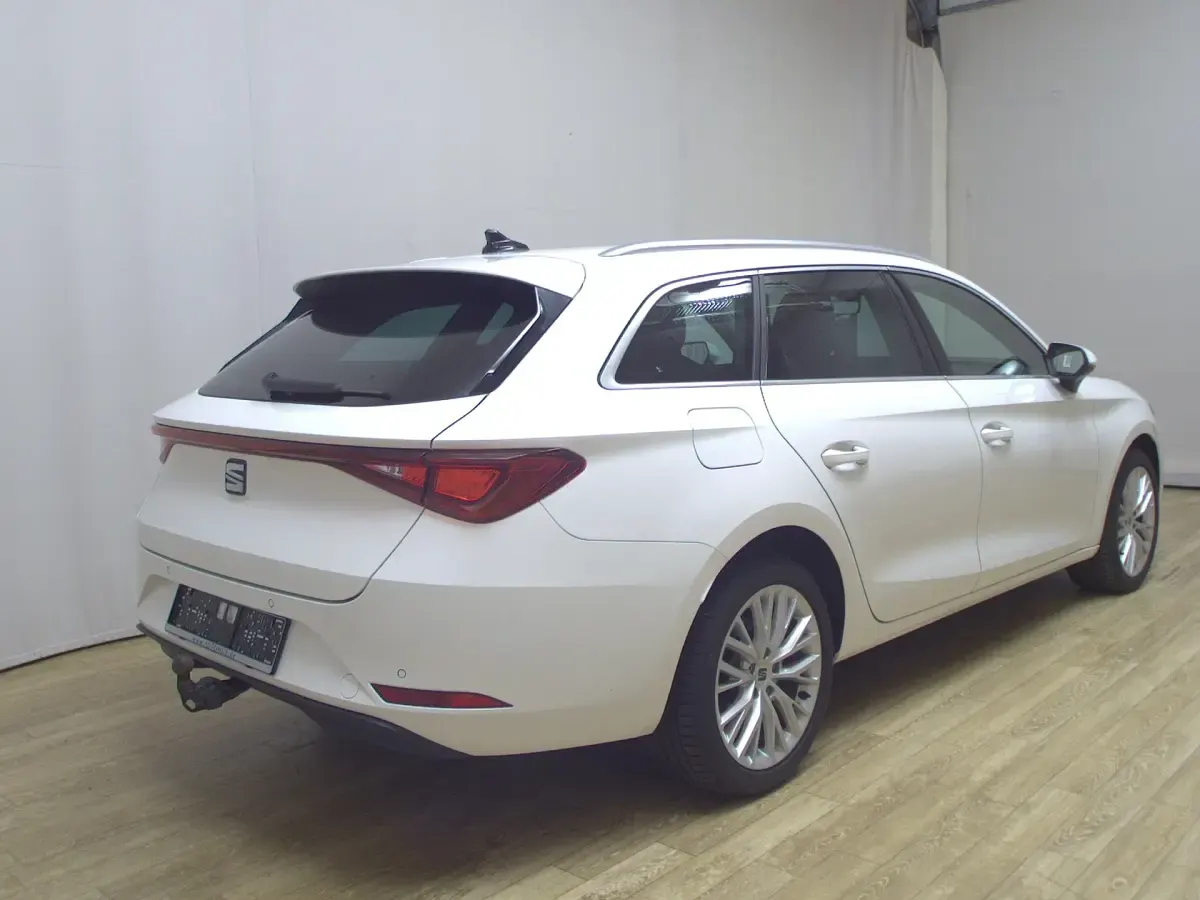 Gebraucht Seat Leon XCELLENCE 204 PS (150 kW) 2022 Weiss Limousine