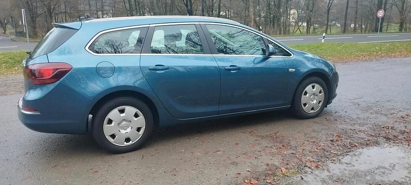 Blau Gebraucht 2016 Opel Astra Kombi | 6.000 € (Guter Preis) - Bild 1/4