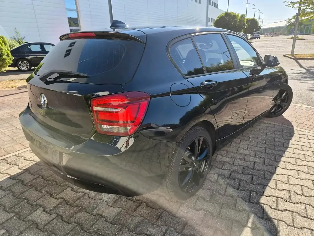 Gebraucht BMW 118 143 PS (105 kW) 2013 Schwarz Kleinwagen