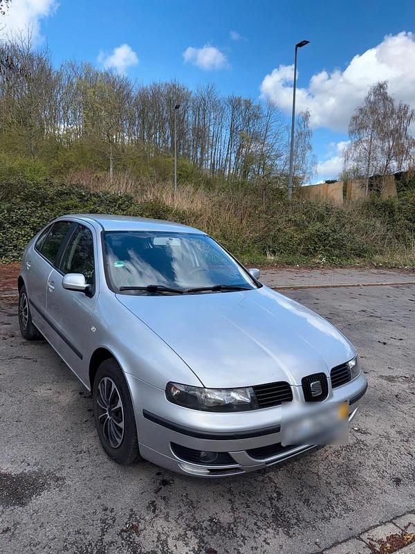 Second-hand Seat Leon 101 CP (74 kW) 2003 Argintiu Hatchback