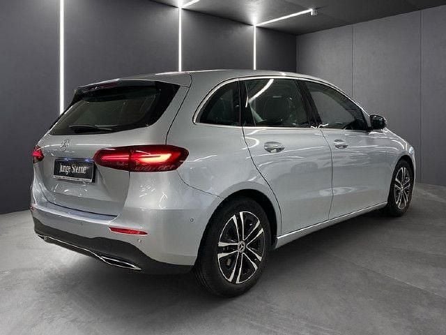 Gebraucht Mercedes B180 Progressive 136 PS (100 kW) 2024 Lack hightechsilber Van / Kleinbus