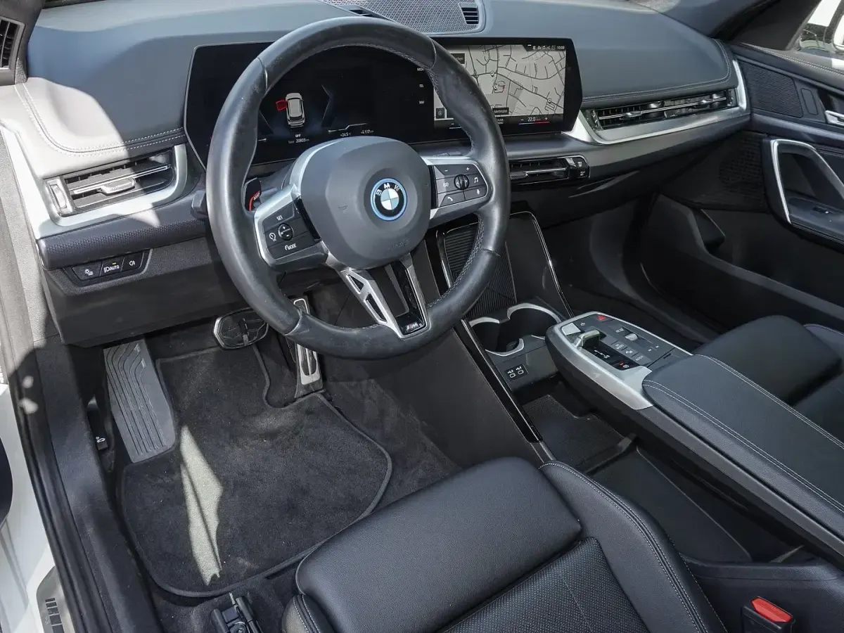 Gebraucht BMW iX1 M Sport 230 kW (313 PS) 2023 Weiß SUV