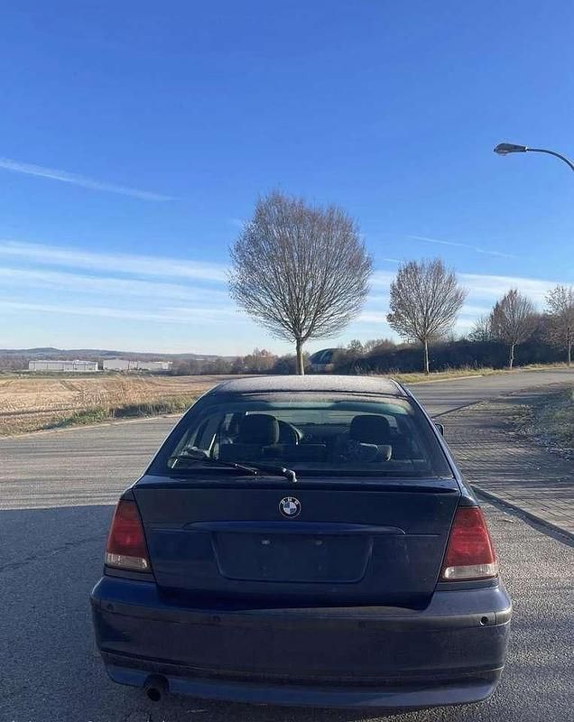 Second-hand BMW 316 116 CP (85 kW) 2004 Berlinǎ