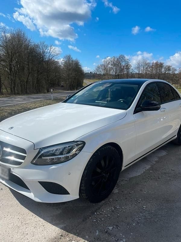 Gebraucht Mercedes C200 150 PS (110 kW) 2019 Weiß Limousine