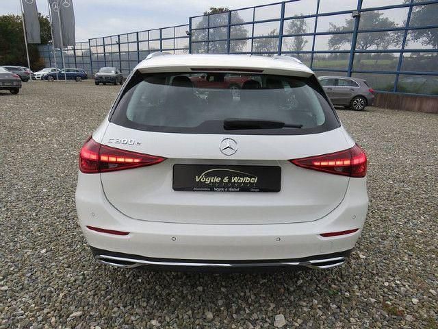 Gebraucht Mercedes C300e Avantgarde 313 PS (230 kW) 2022