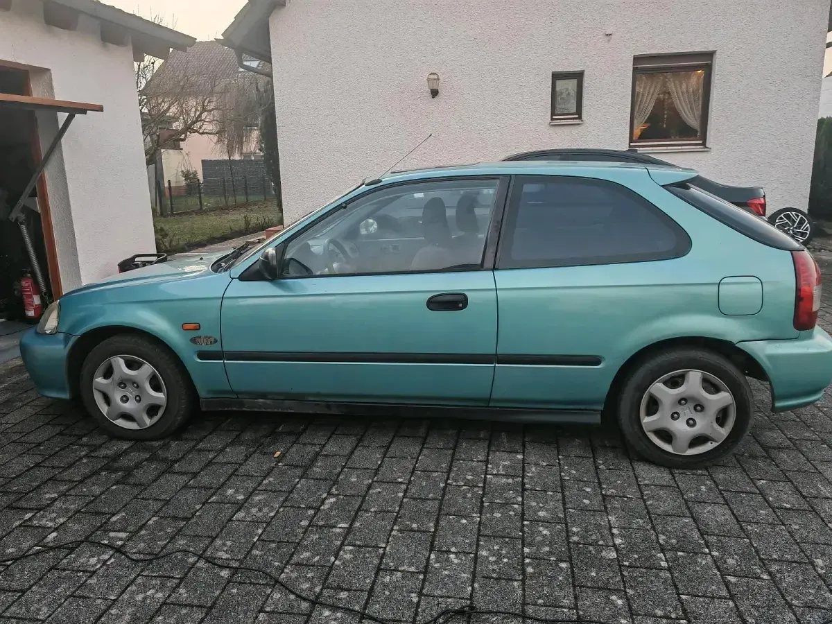 Gebraucht Honda Civic 115 PS (84 kW) 2000 Kleinwagen